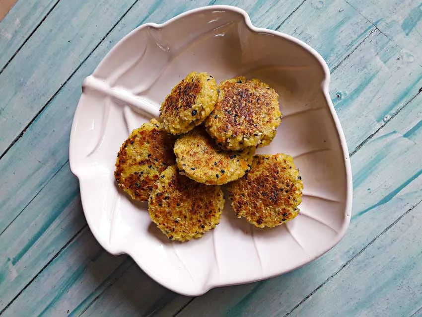 Bolinho de arroz nutritivo para bebês